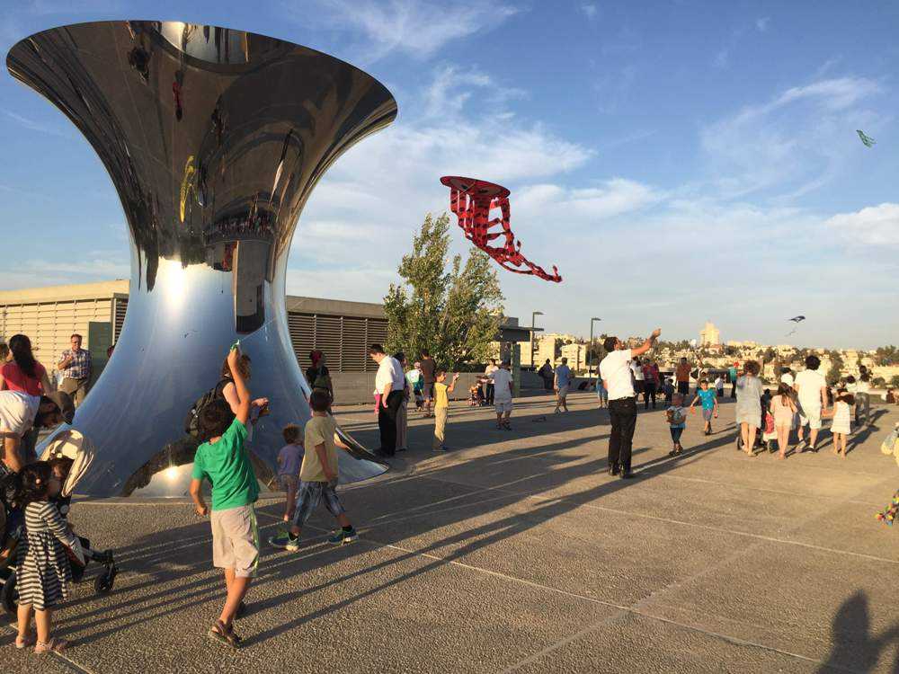 atr-crd-ilan-zaviv-israel-museum-afifiniada