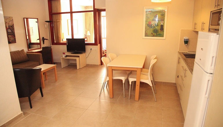 htl-lev-yerushalayim-family